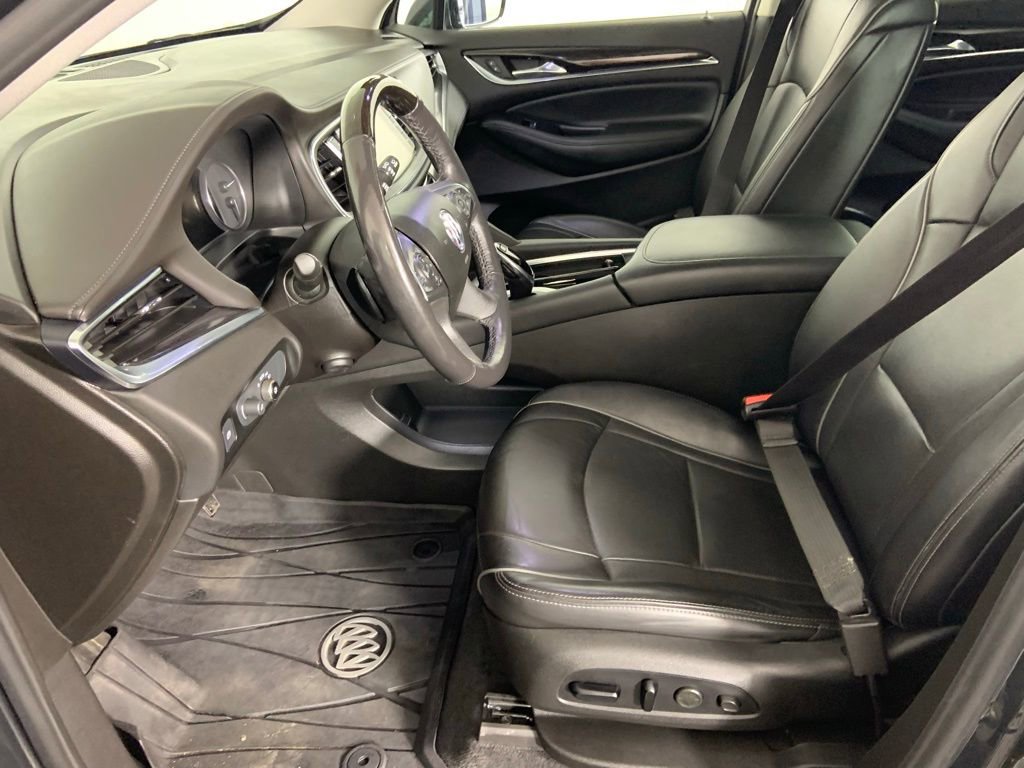 Used 2021 Buick Enclave Avenir w/ Avenir Technology Package image 28