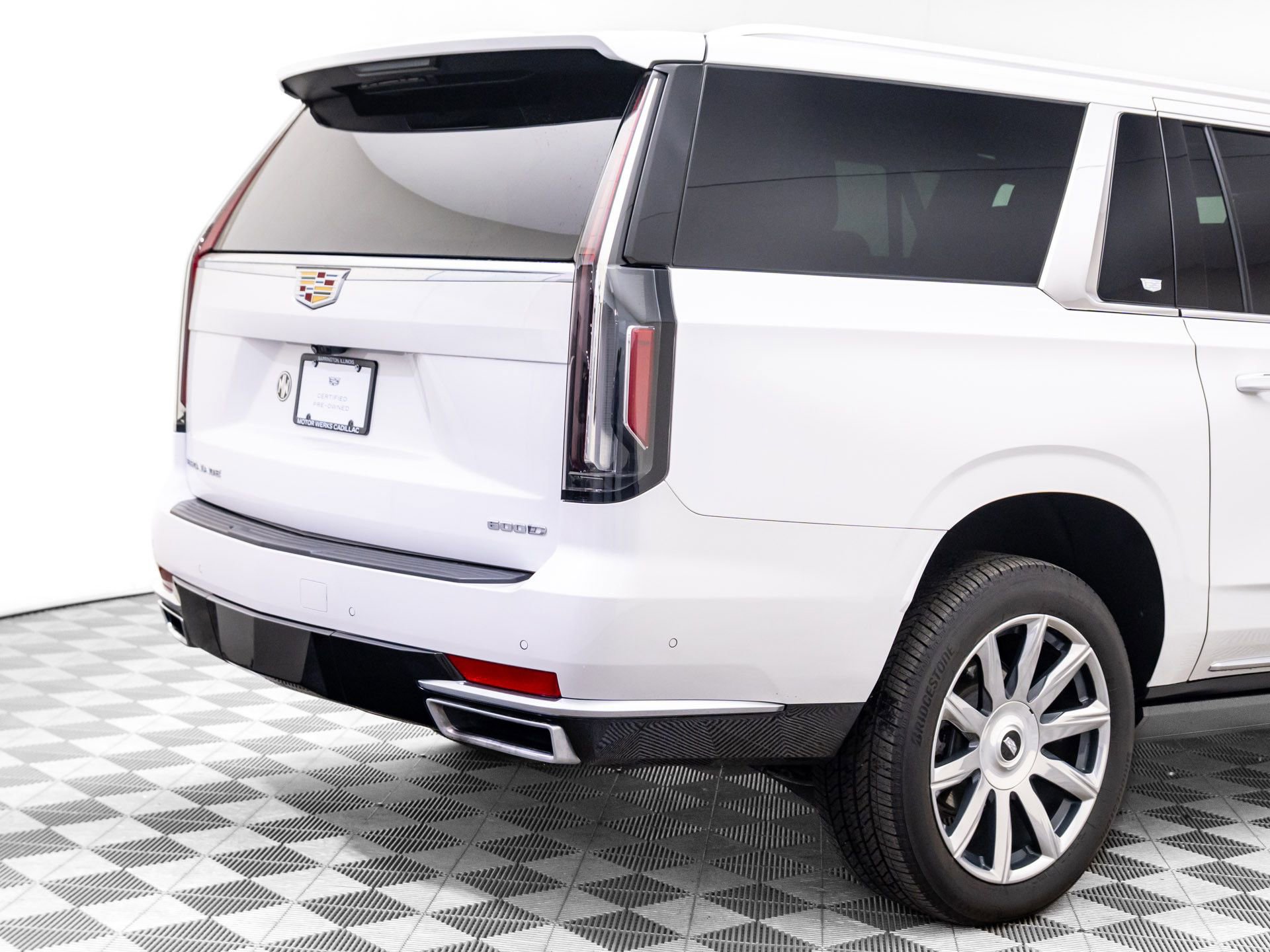 Certified 2024 Cadillac Escalade ESV Premium Luxury Platinum w/ Heavy-Duty Trailer Package image 40