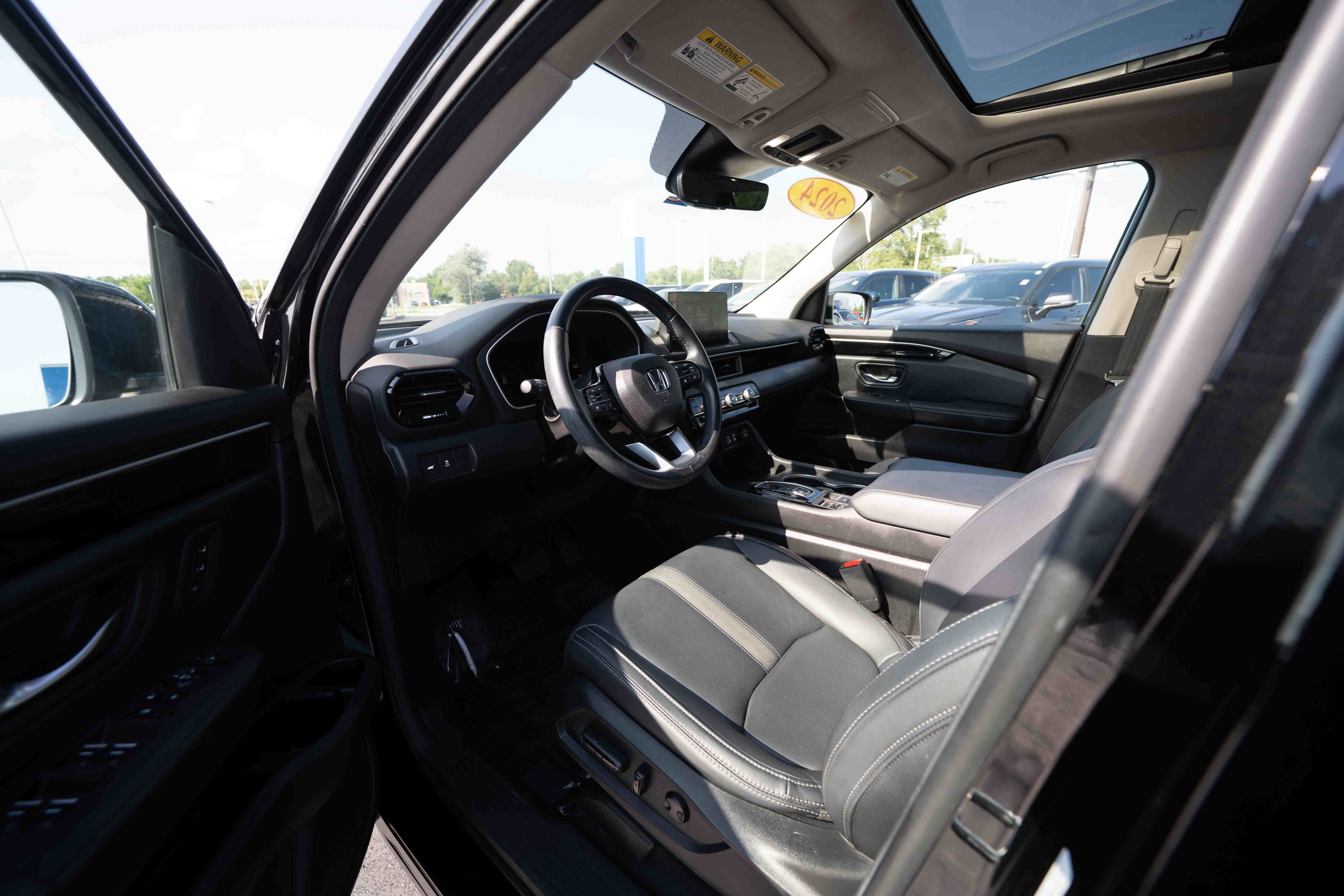 Used 2024 Honda Pilot Touring image 8