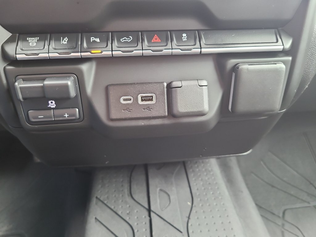 Used 2024 Chevrolet Silverado 2500 Custom w/ Custom Value Package AWD/4WD image 19