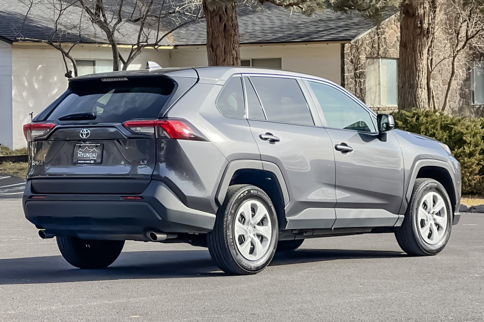 Used 2024 Toyota RAV4 LE image 4