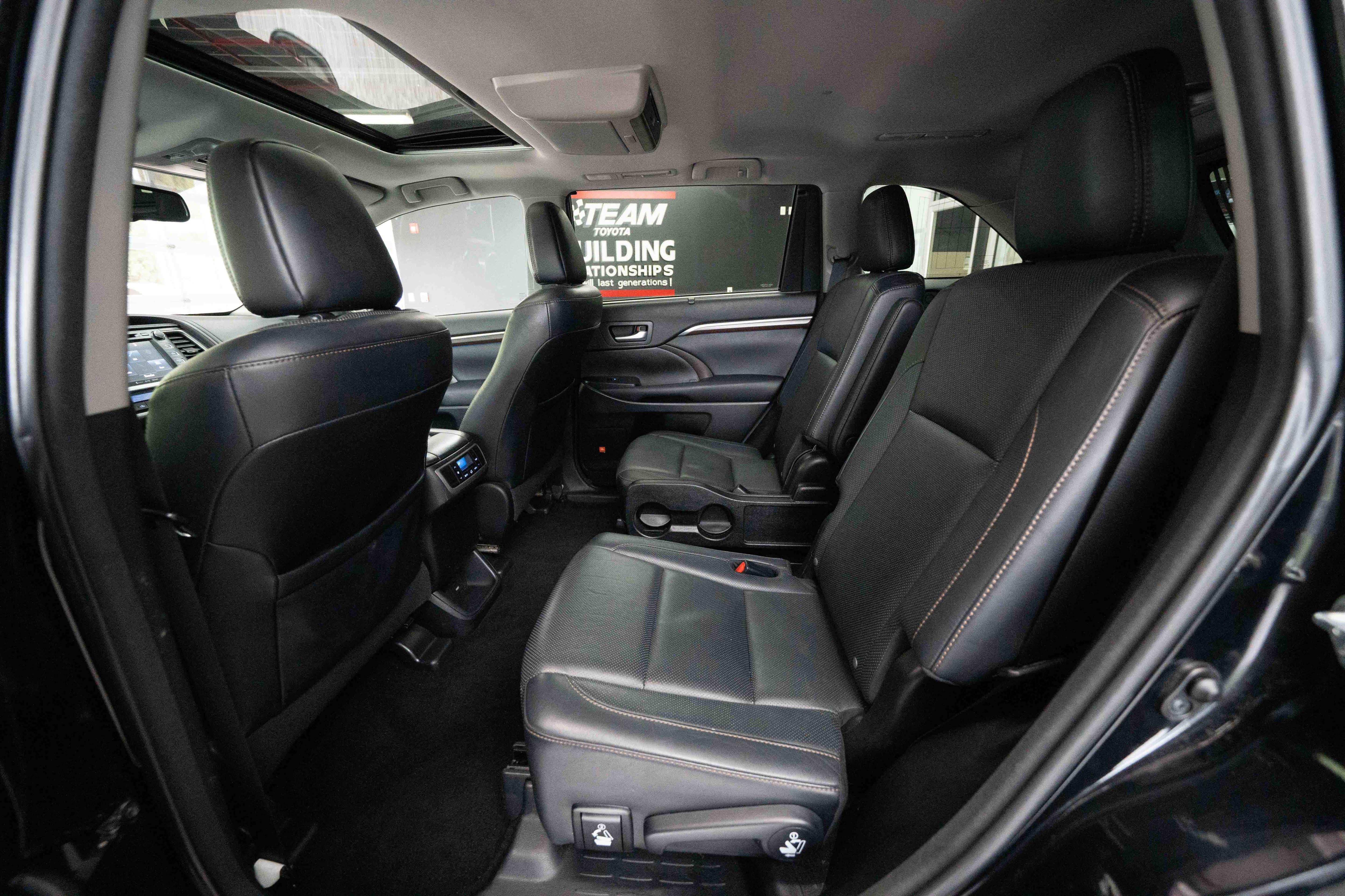 Used 2016 Toyota Highlander Limited AWD/4WD image 23