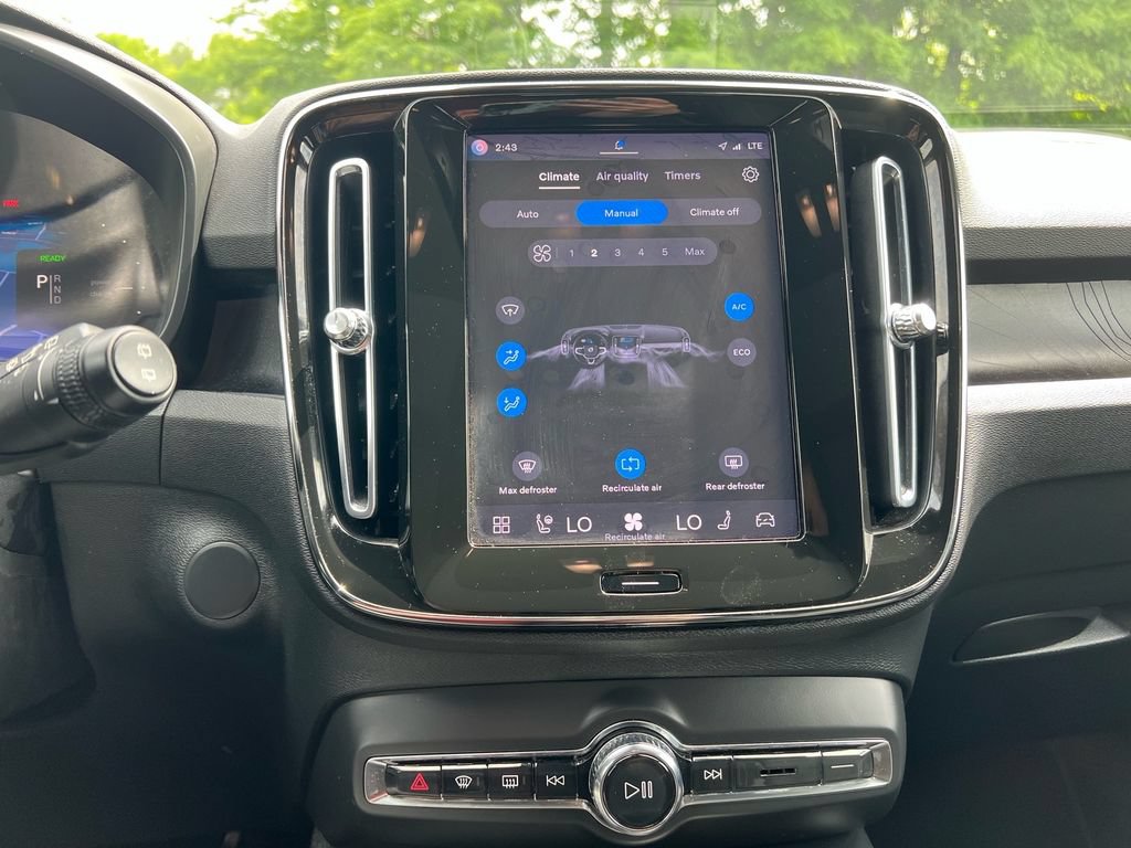 Certified 2023 Volvo XC40 Recharge Plus w/ Protection Package Premier AWD/4WD image 17