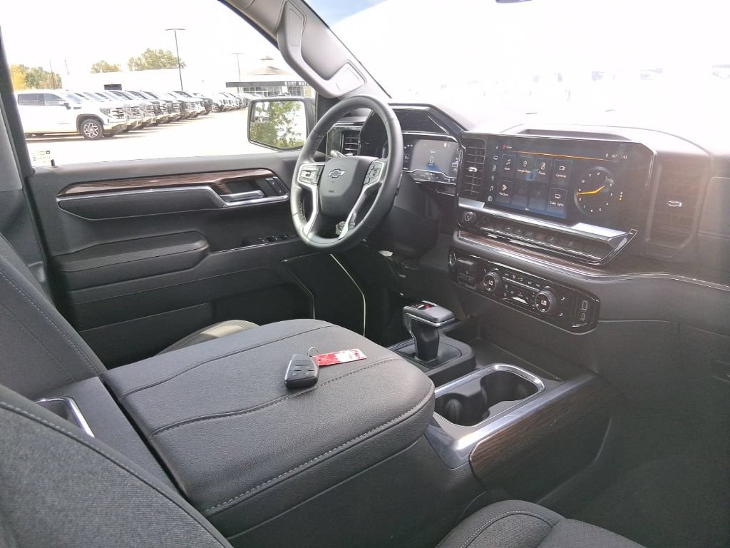 Used 2023 Chevrolet Silverado 1500 LT Trail Boss AWD/4WD image 14