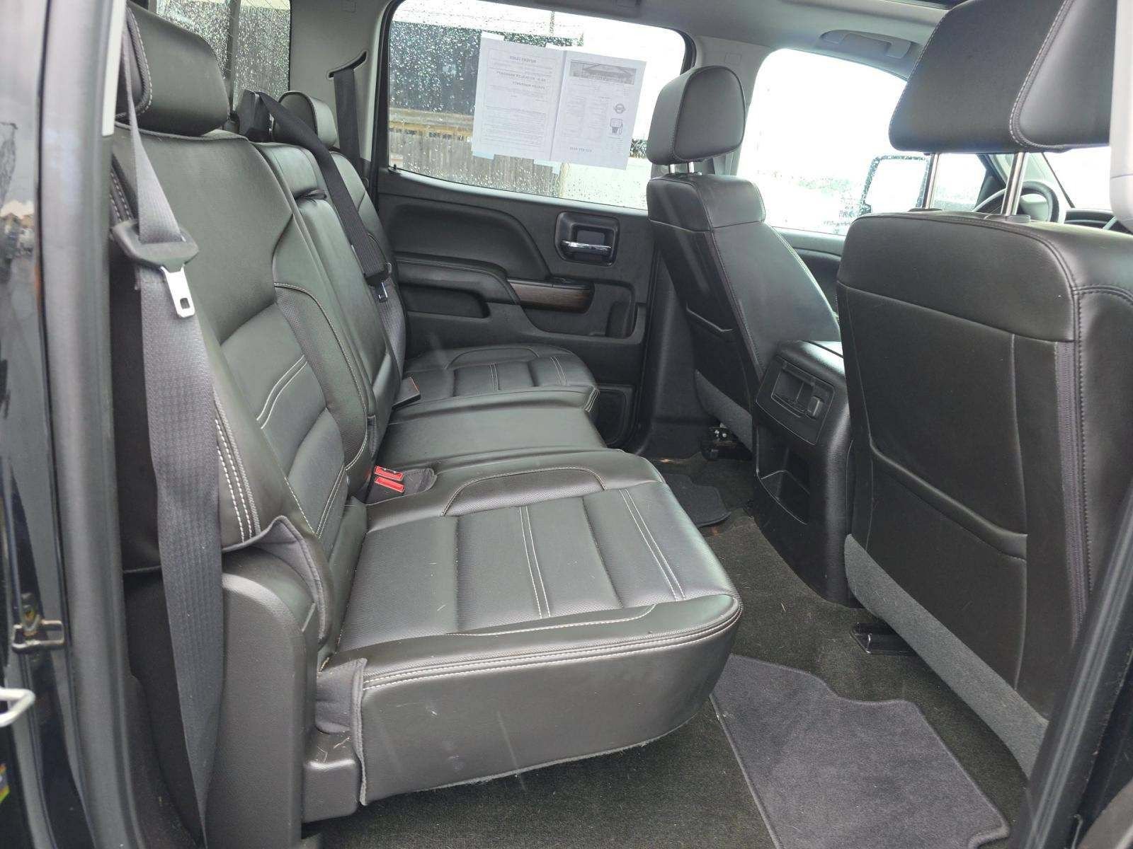 Used 2018 GMC Sierra 2500 Denali w/ Suspension Package, Off-Road AWD/4WD image 9
