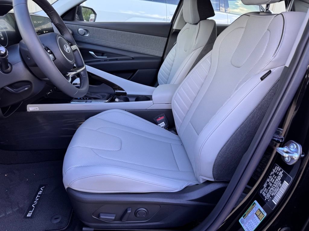 New 2026 Hyundai Elantra Limited FWD image 9
