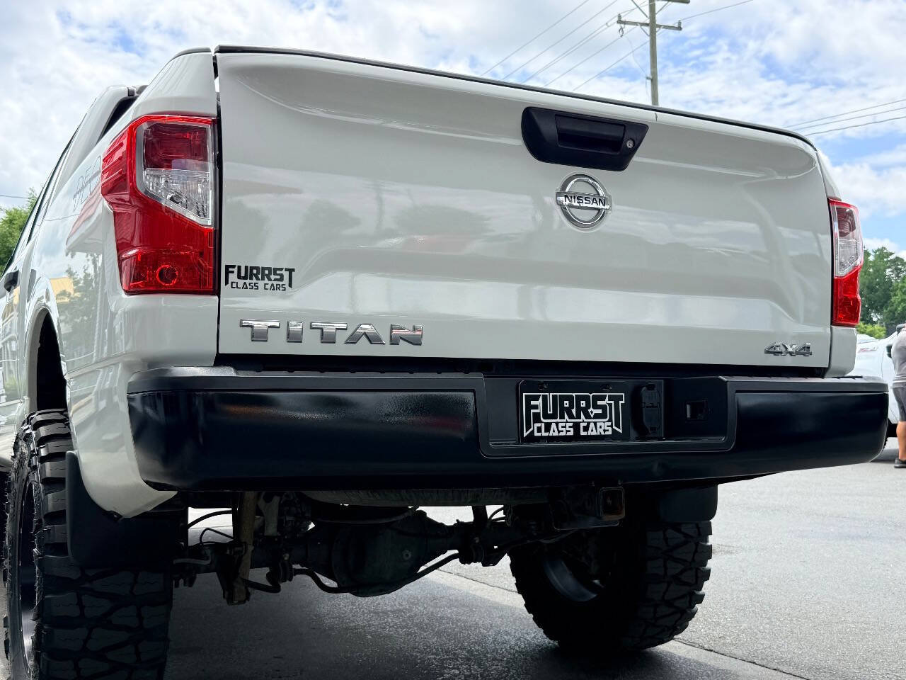 Used 2017 Nissan Titan S AWD/4WD image 8