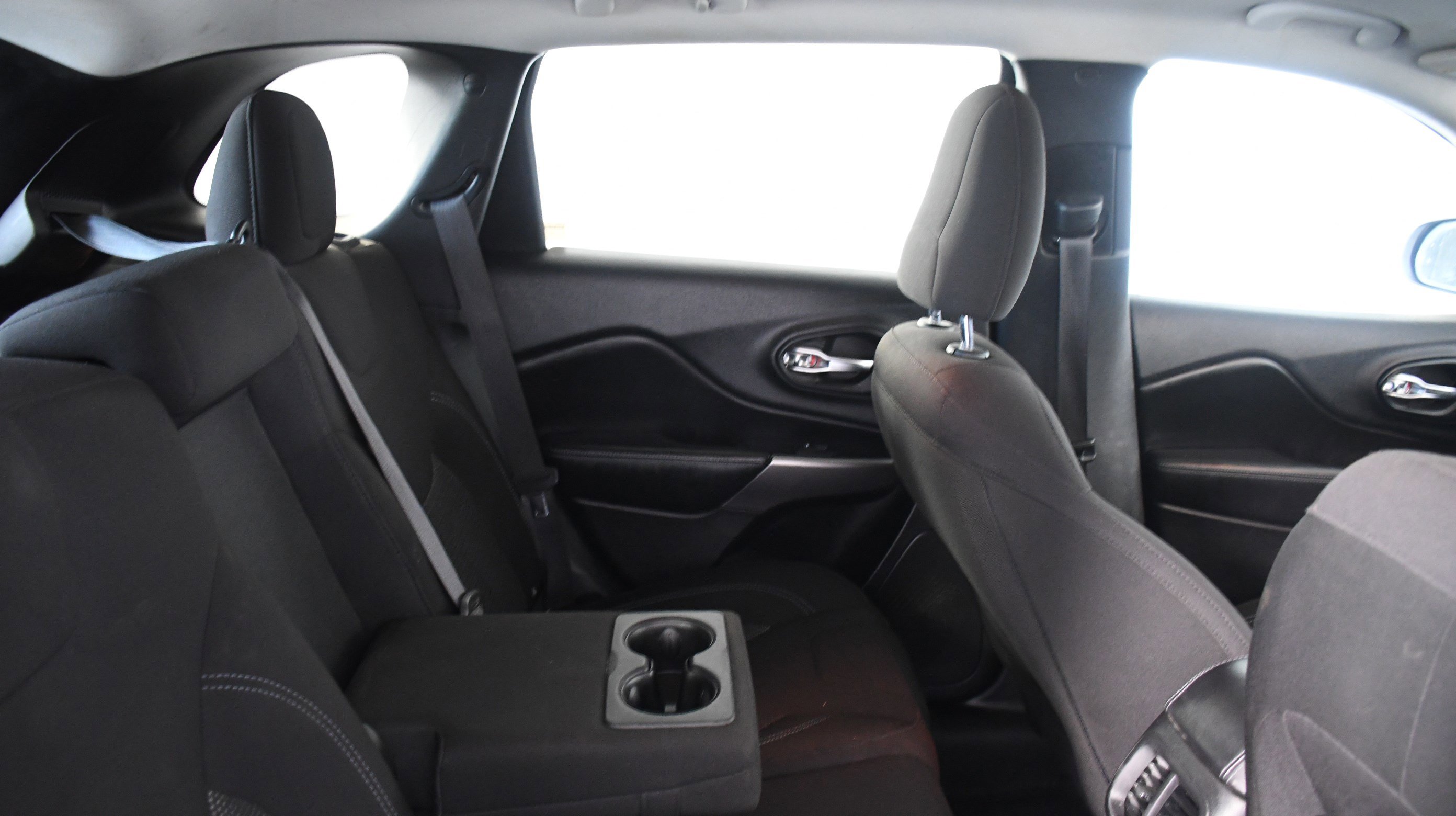 Used 2019 Jeep Cherokee Latitude w/ Popular Appearance Group image 23