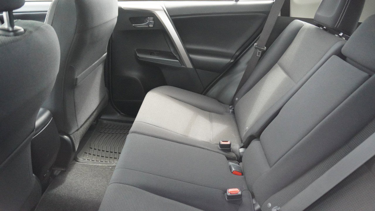 Used 2017 Toyota RAV4 XLE FWD image 9