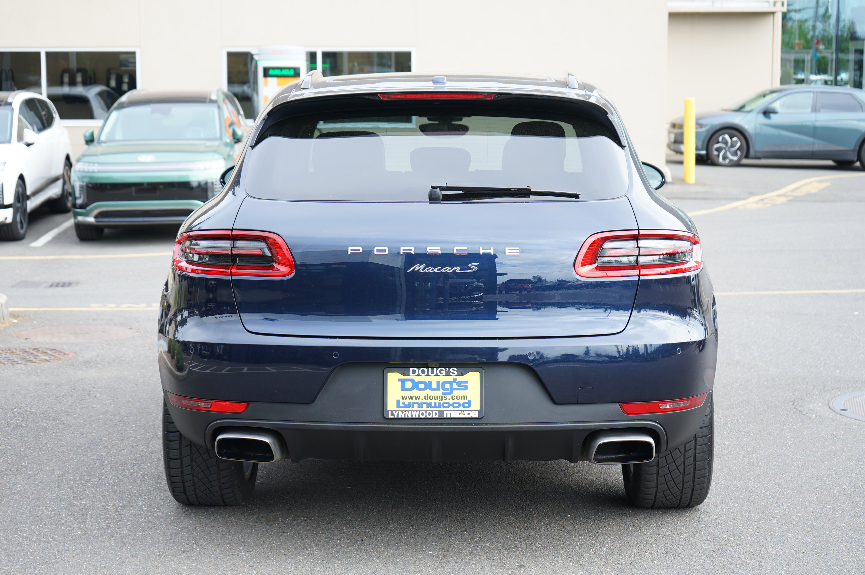 Used 2017 Porsche Macan AWD/4WD image 5