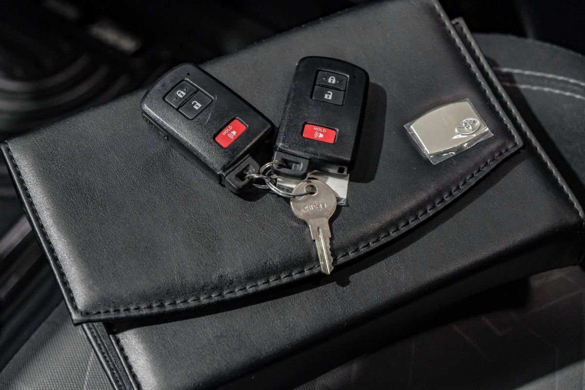 Used 2020 Toyota Tacoma TRD Off-Road w/ Advanced Technology Package image 65