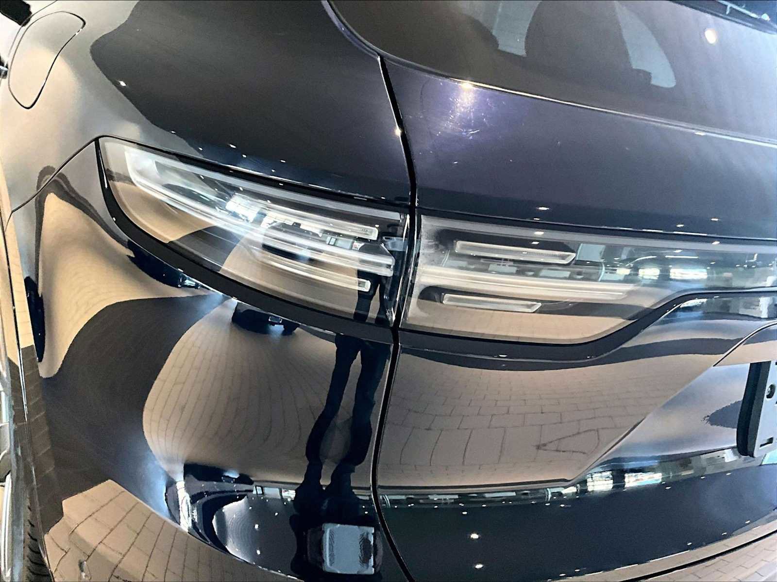 Used 2023 Porsche Cayenne Turbo S image 34