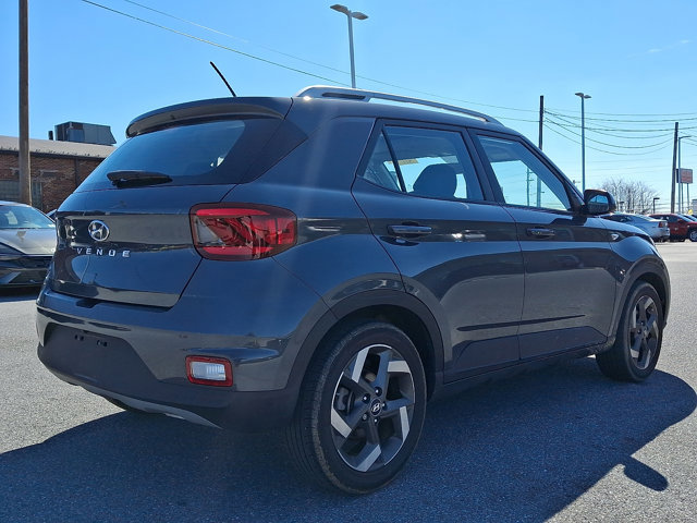 Used 2023 Hyundai Venue SEL image 4