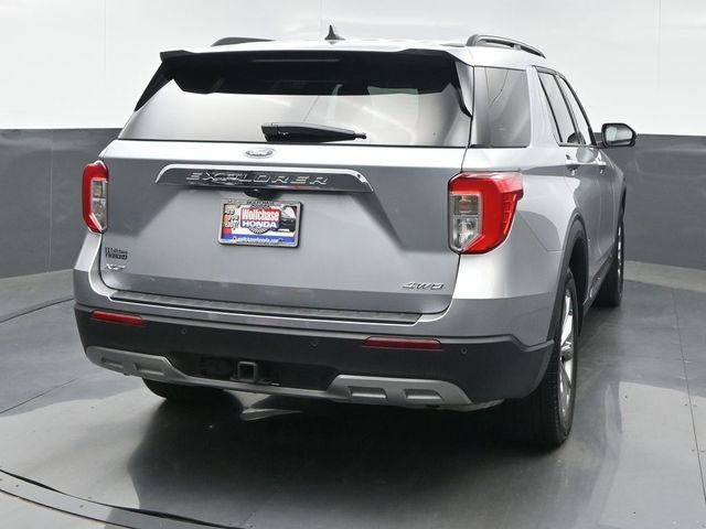 Used 2023 Ford Explorer XLT w/ Equipment Group 202A AWD/4WD image 5