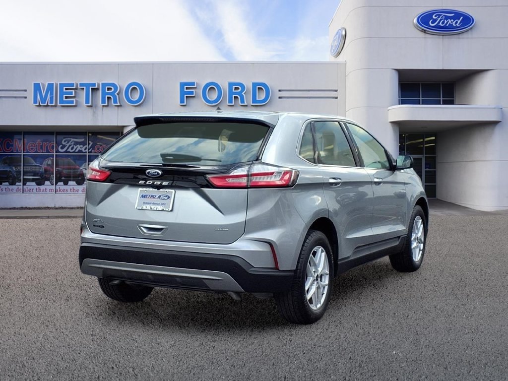 Certified 2023 Ford Edge SEL w/ Convenience Package AWD/4WD image 3