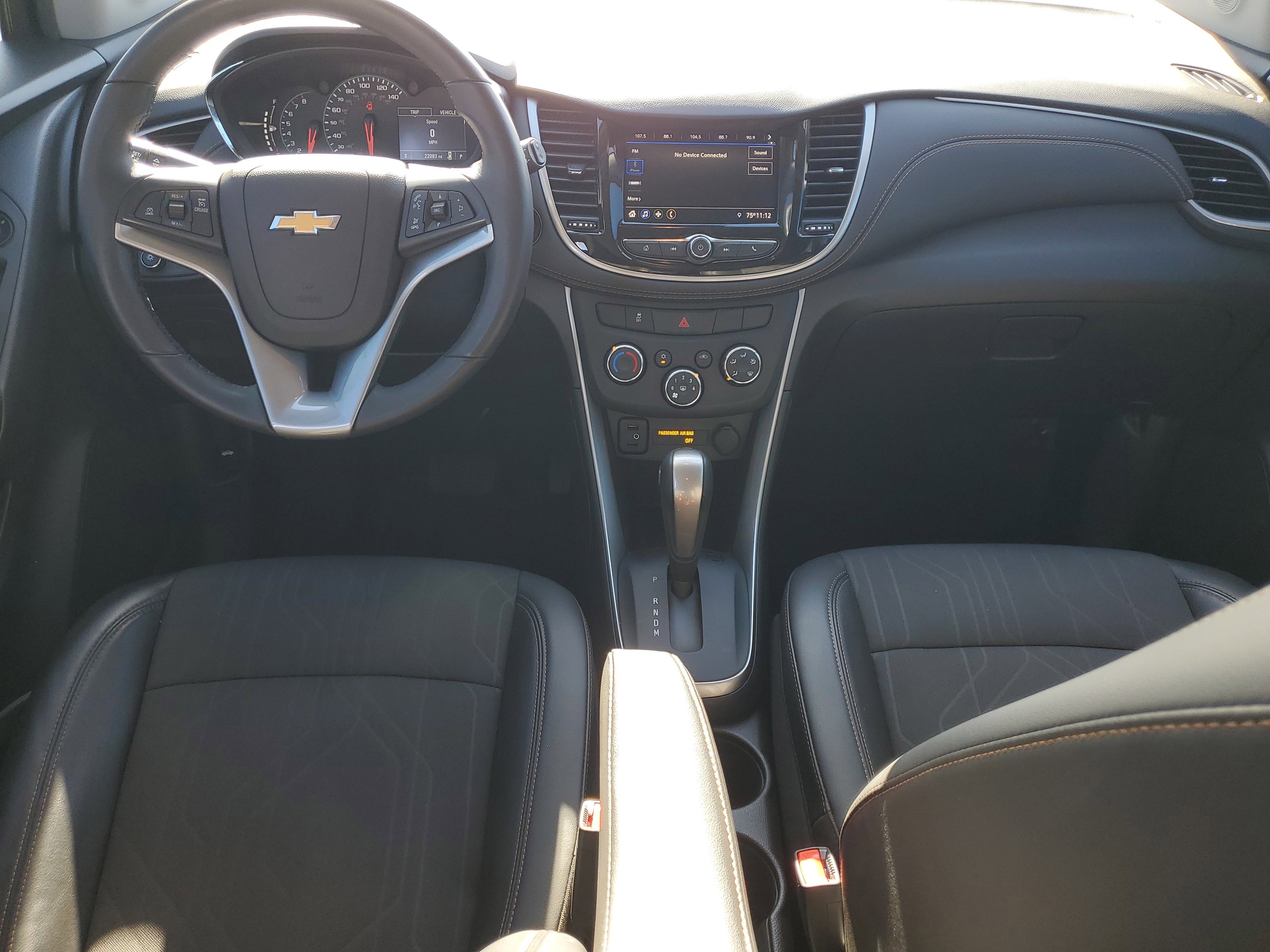 Used 2022 Chevrolet Trax LT w/ LT Convenience Package image 11