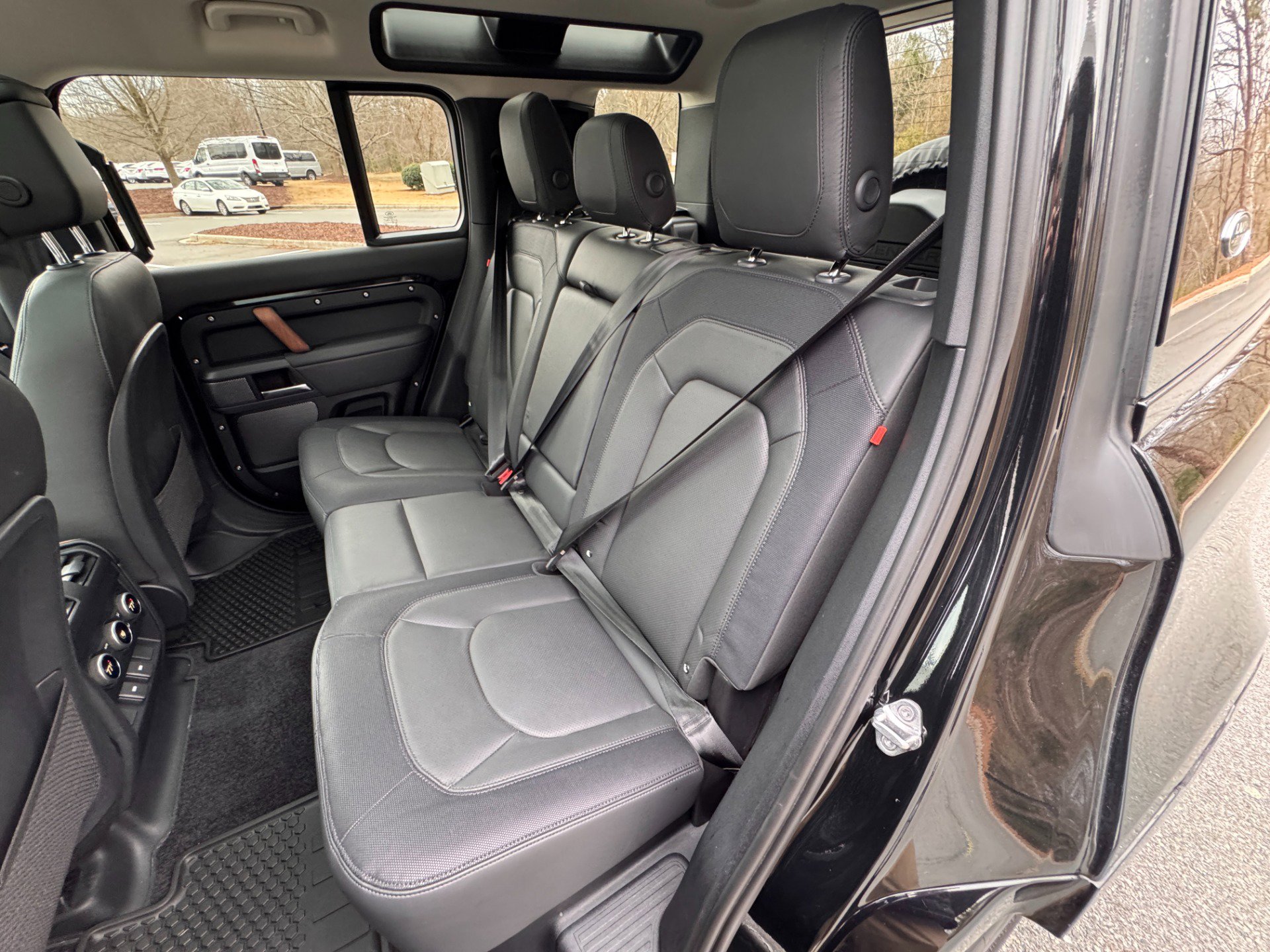 Used 2023 Land Rover Defender 110 X-Dynamic SE AWD/4WD image 41
