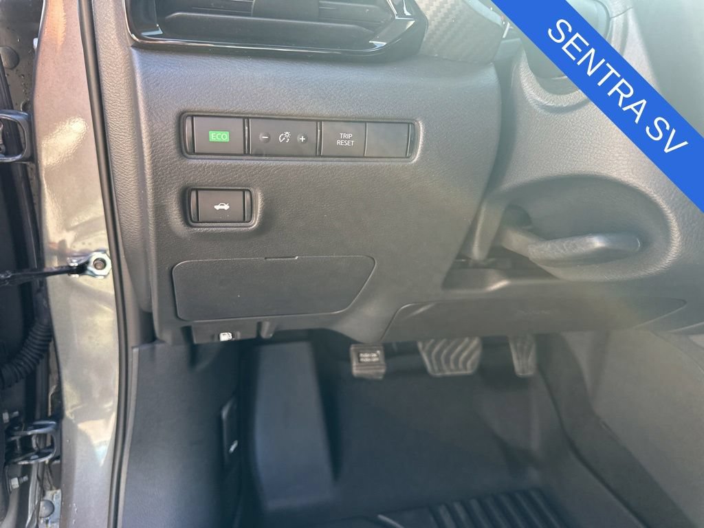Used 2025 Nissan Sentra SV FWD image 11