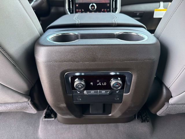 New 2026 GMC Yukon Elevation image 15