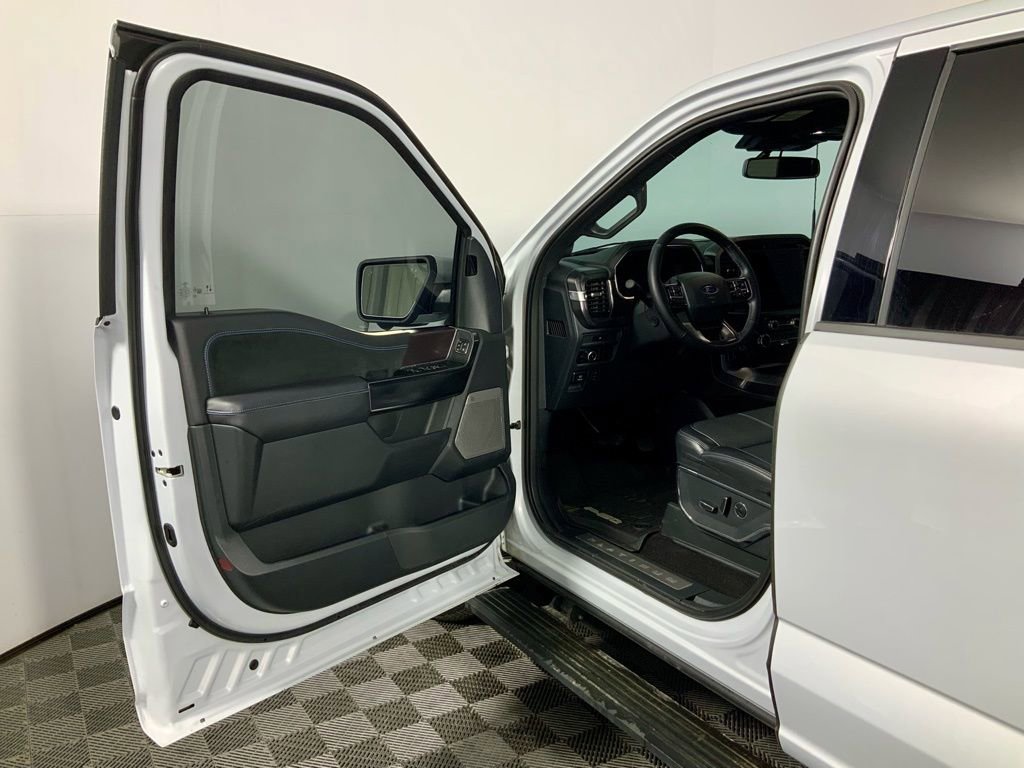 Used 2025 Ford F150 Platinum image 19