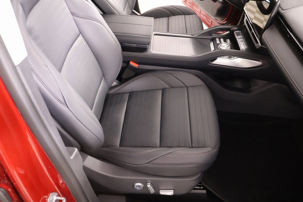 New 2026 Lincoln Nautilus Reserve w/ Jet Appearance Package image 13