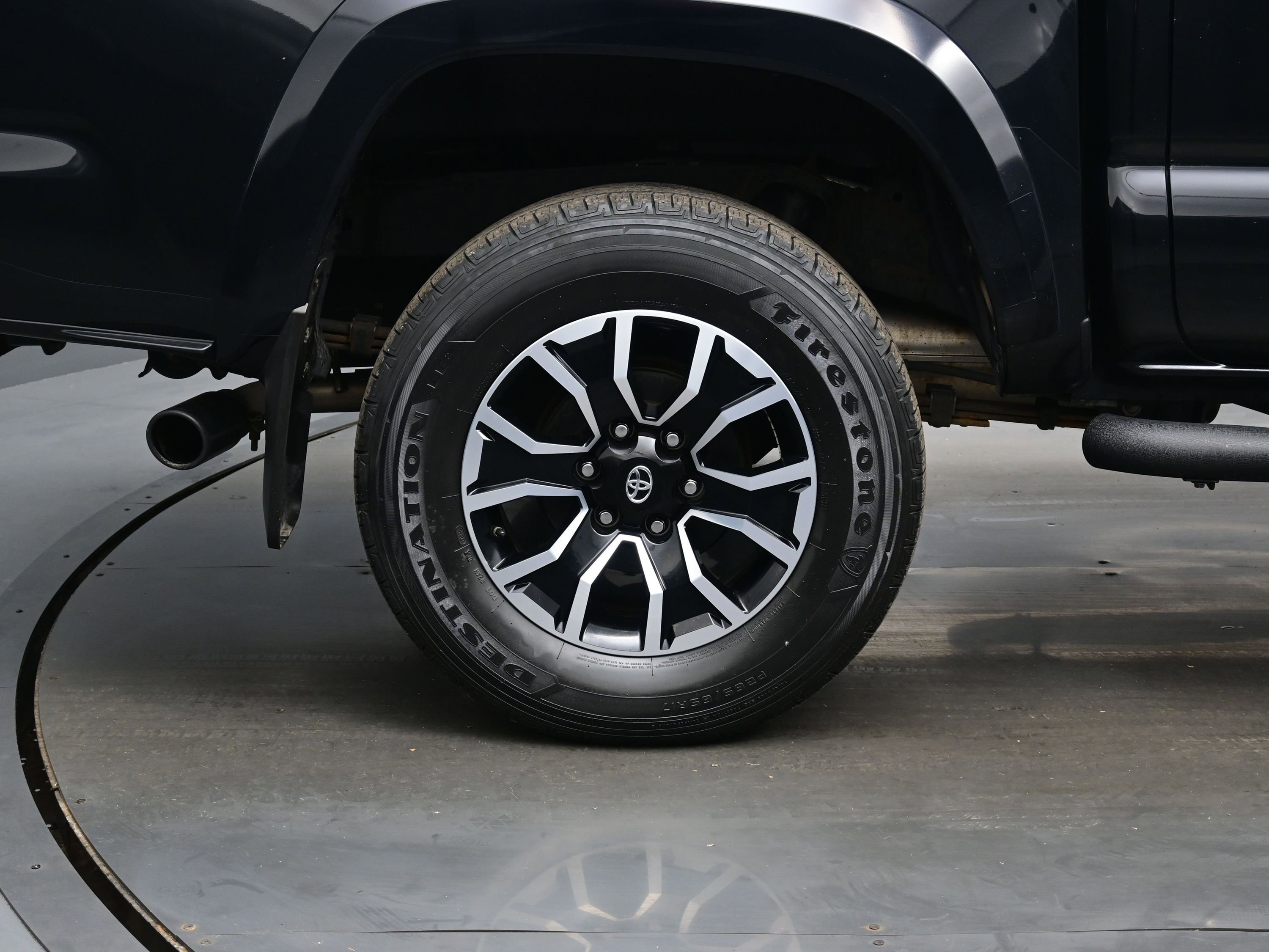 Used 2020 Toyota Tacoma TRD Sport image 9