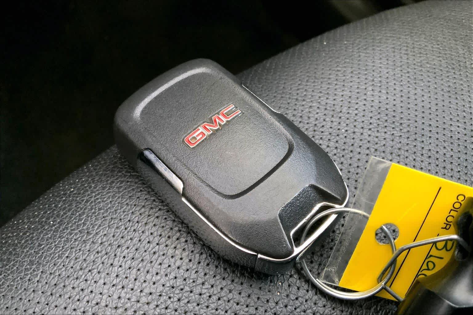 Used 2024 GMC Terrain SLT AWD/4WD image 14