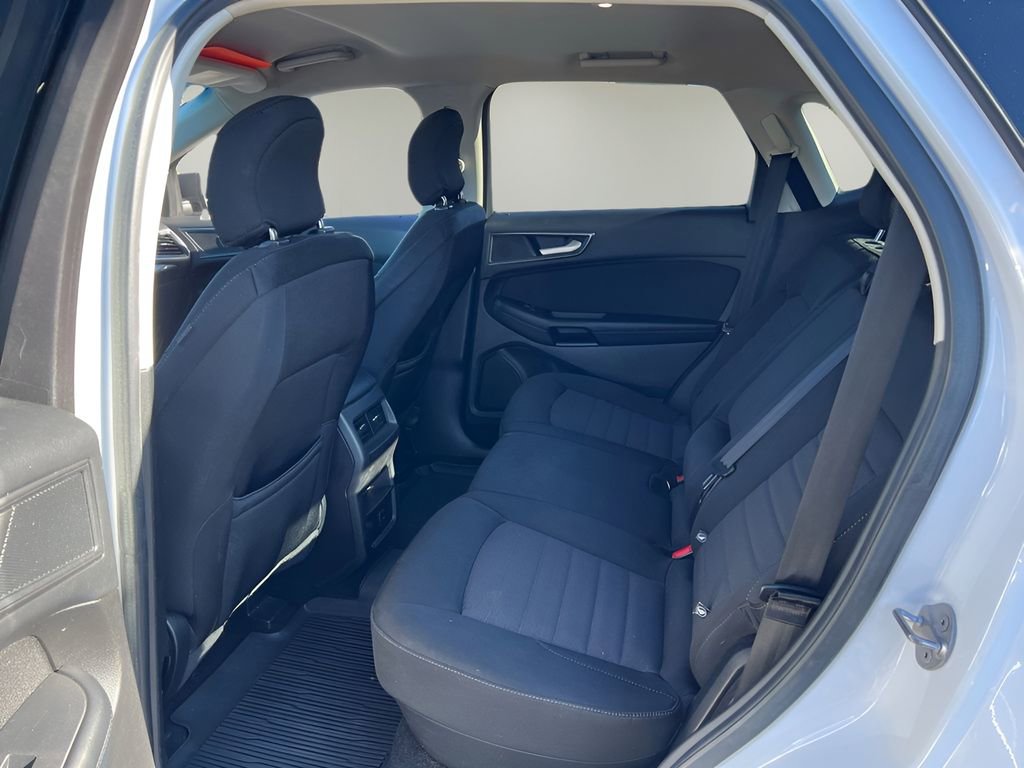 Used 2017 Ford Edge SE image 14