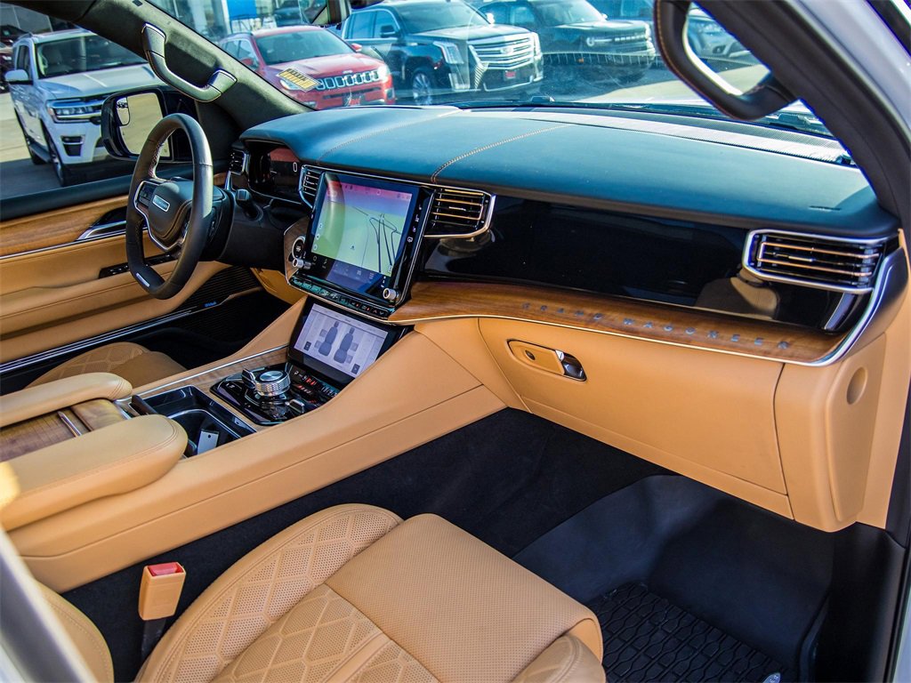 Used 2024 Jeep Grand Wagoneer Series III w/ HD Trailer Tow Package image 17