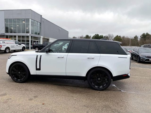 Used 2025 Land Rover Range Rover SE image 7