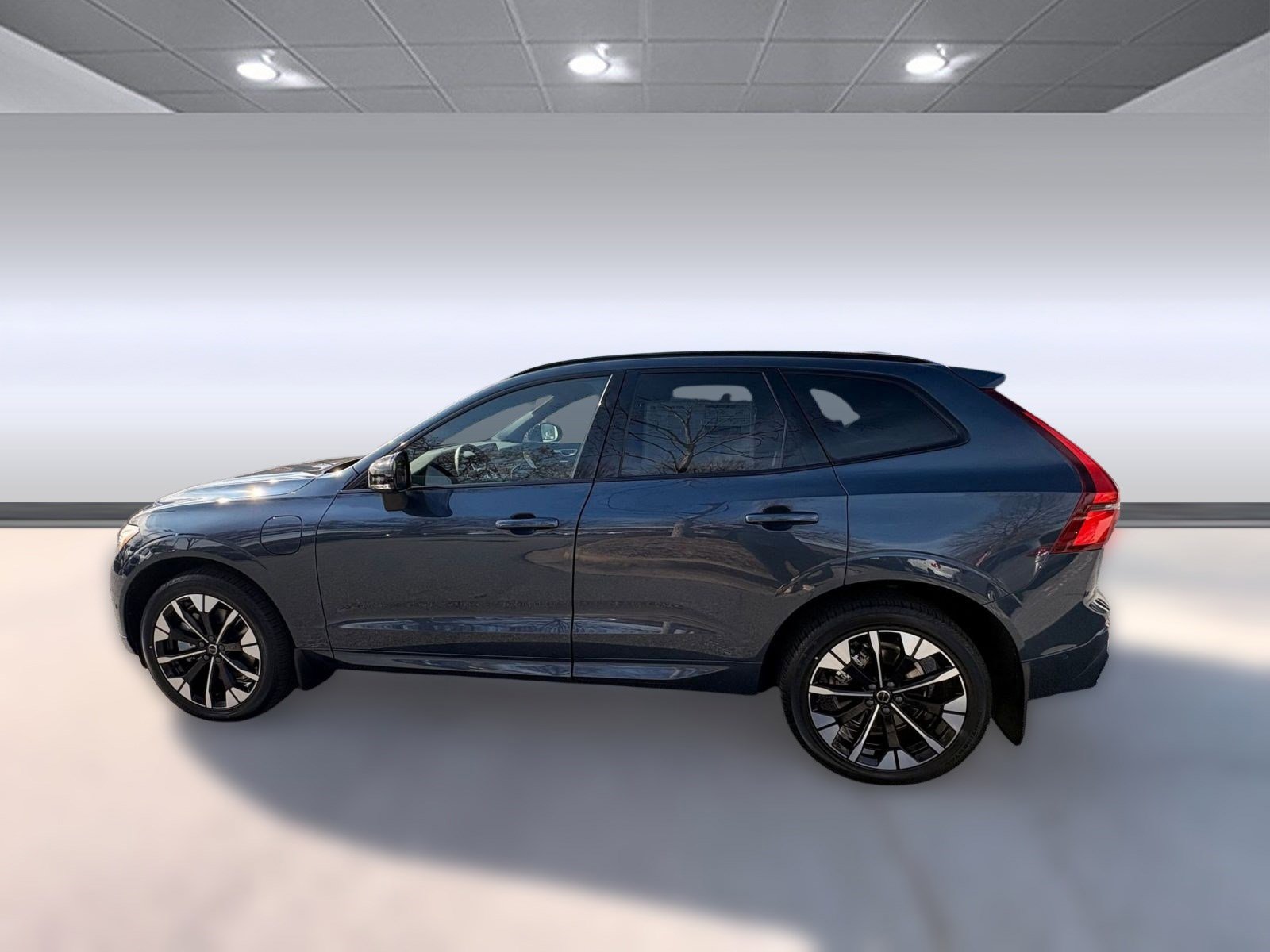 New 2026 Volvo XC60 T8 Plus w/ Climate Package image 2