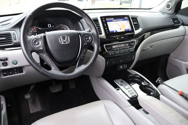 Used 2017 Honda Pilot Touring image 5