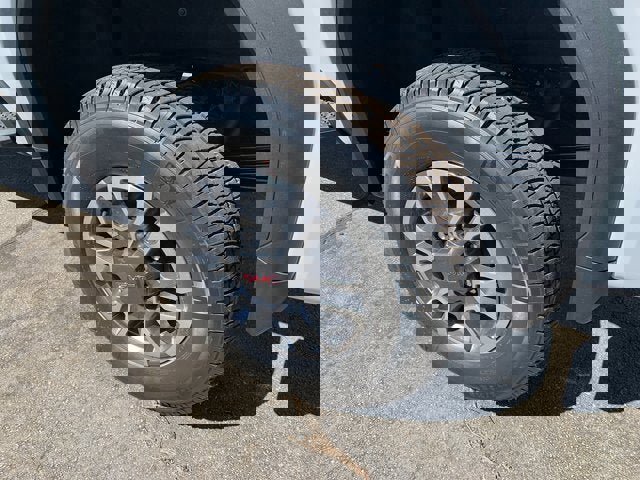 New 2025 GMC Sierra 2500 SLT w/ SLT Convenience Package image 10