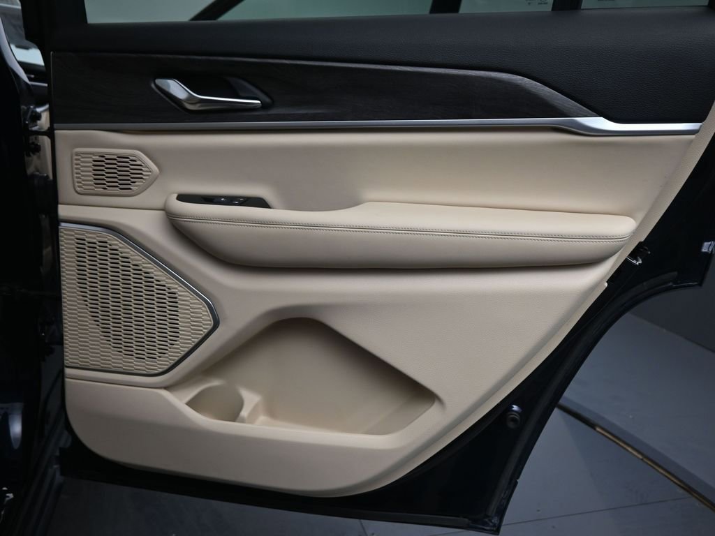 Used 2024 Jeep Grand Cherokee L Limited w/ Trailer Tow Package image 18