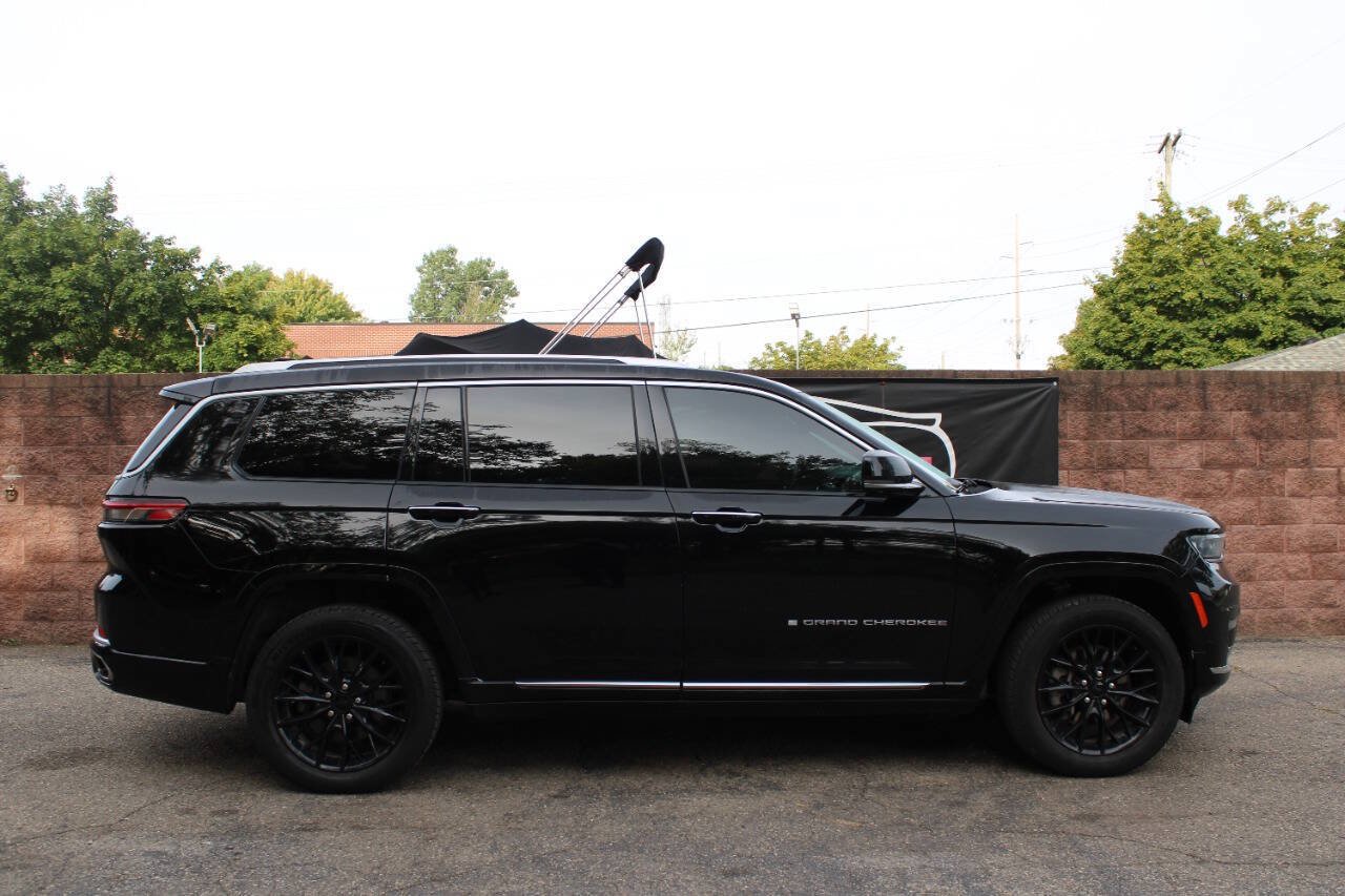Used 2021 Jeep Grand Cherokee L Summit w/ Advanced Protech Group IV AWD/4WD image 5