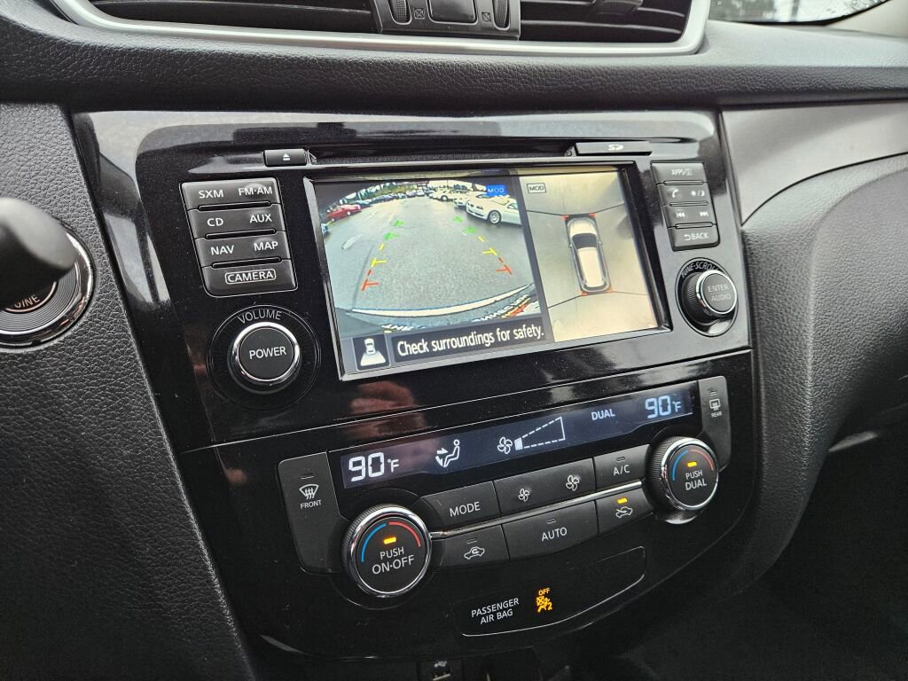 Used 2016 Nissan Rogue SV w/ SV Premium Package image 14