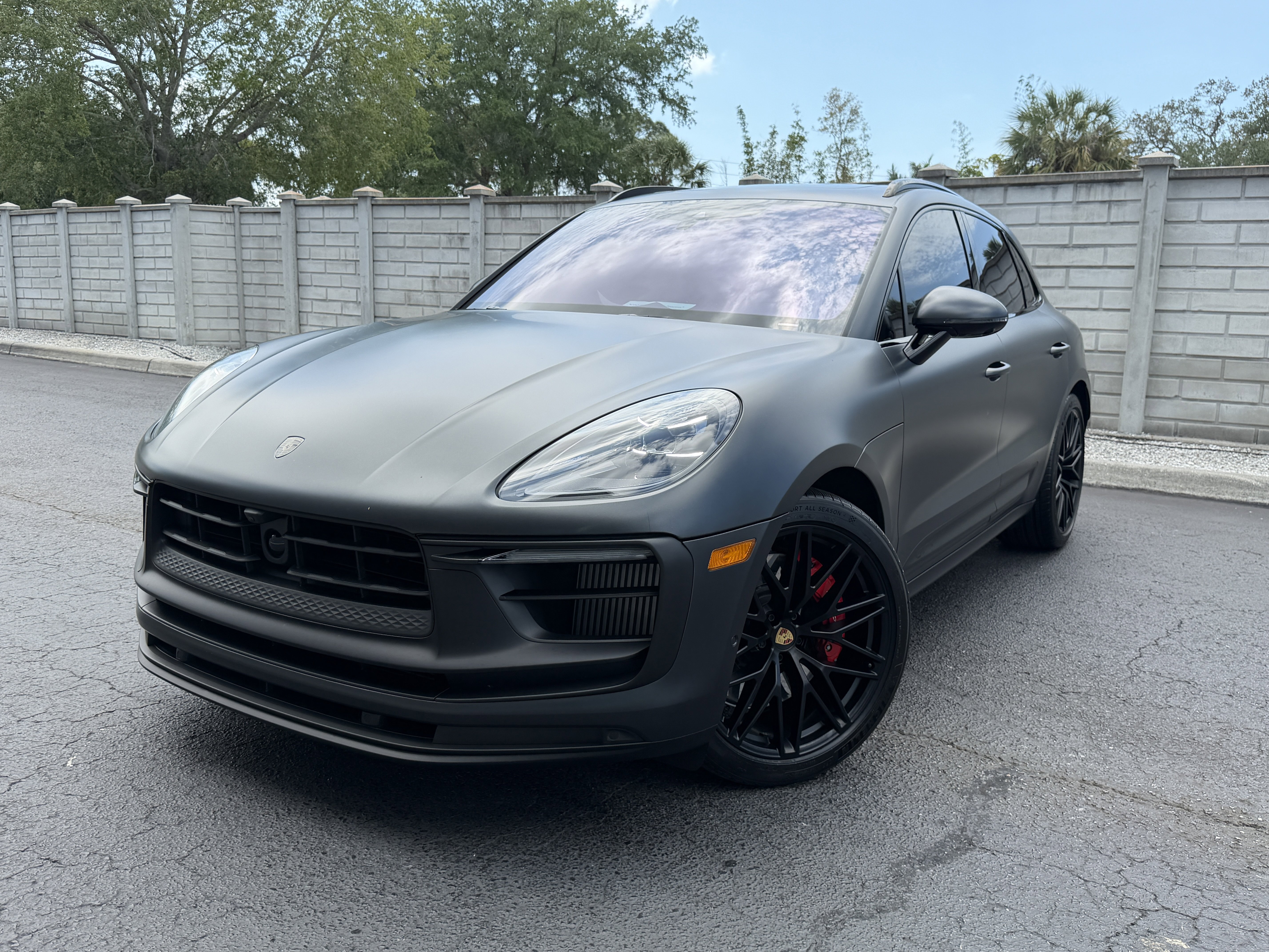 Certified 2025 Porsche Macan GTS AWD/4WD image 1