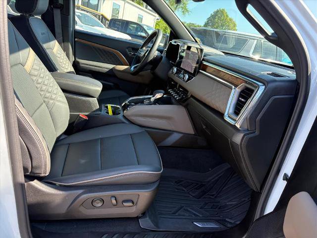 Certified 2025 GMC Canyon Denali AWD/4WD image 19