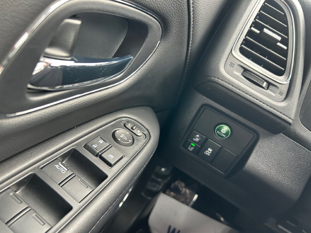 Used 2022 Honda HR-V EX-L image 30