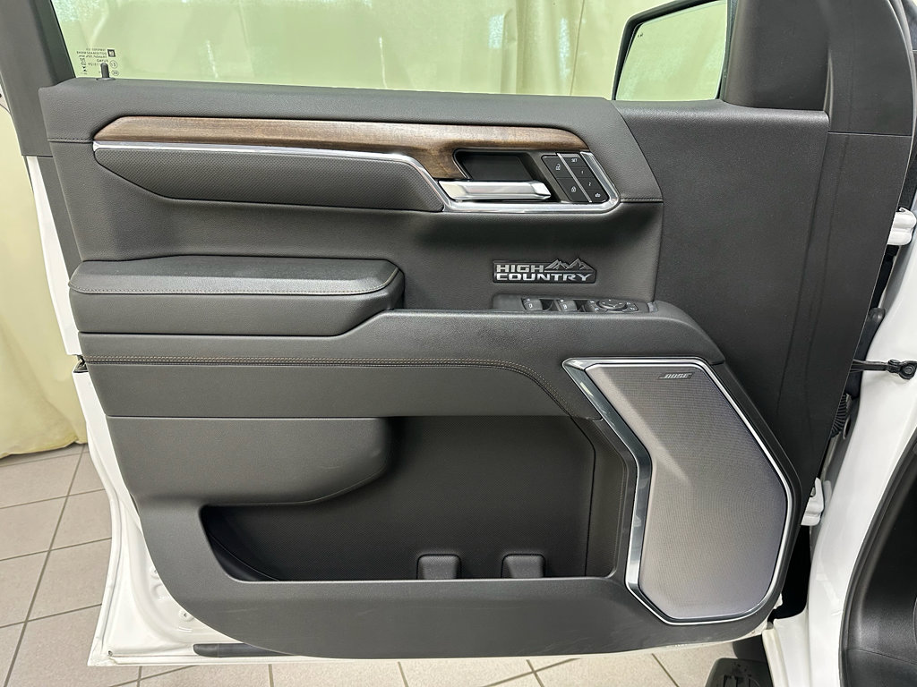 Certified 2024 Chevrolet Silverado 1500 High Country w/ High Country Premium Package AWD/4WD image 38