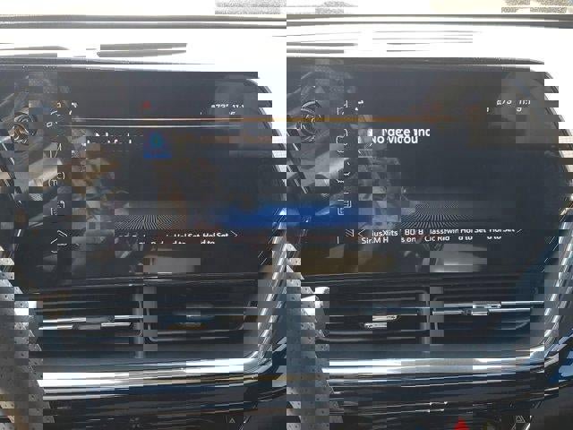 Used 2025 Chevrolet Trax RS w/ Sunroof Package FWD image 26