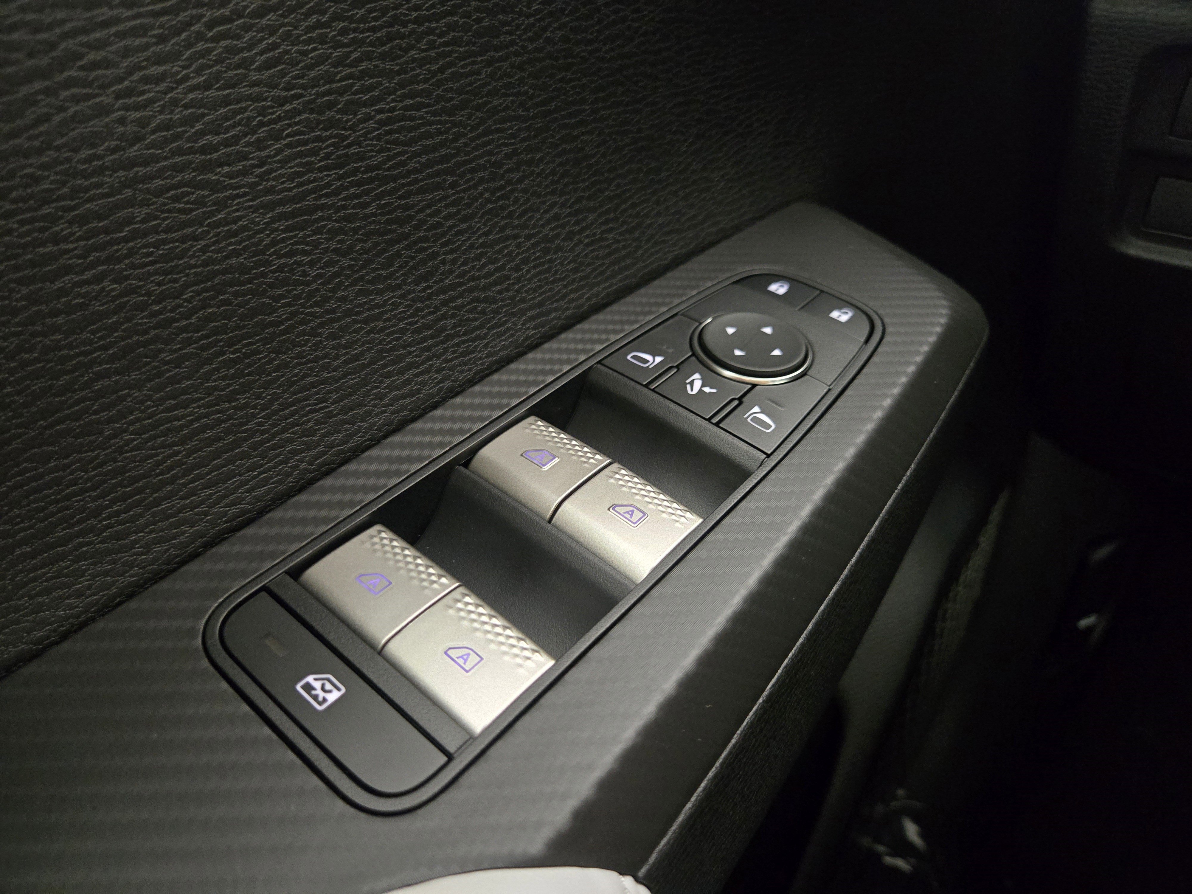 New 2025 Mitsubishi Outlander SE image 31