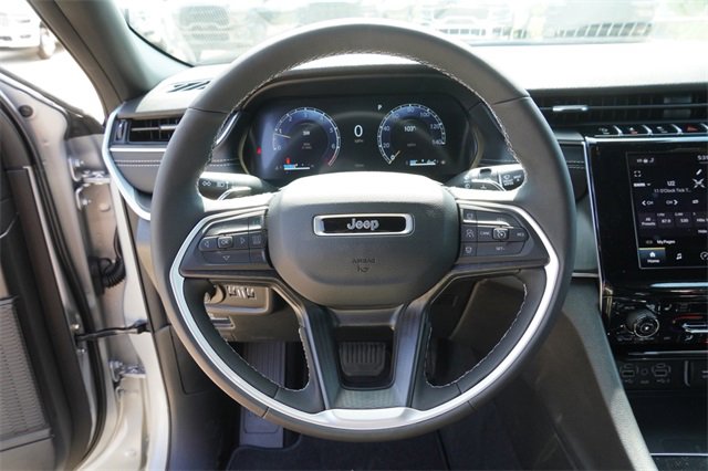 New 2025 Jeep Grand Cherokee Altitude image 27