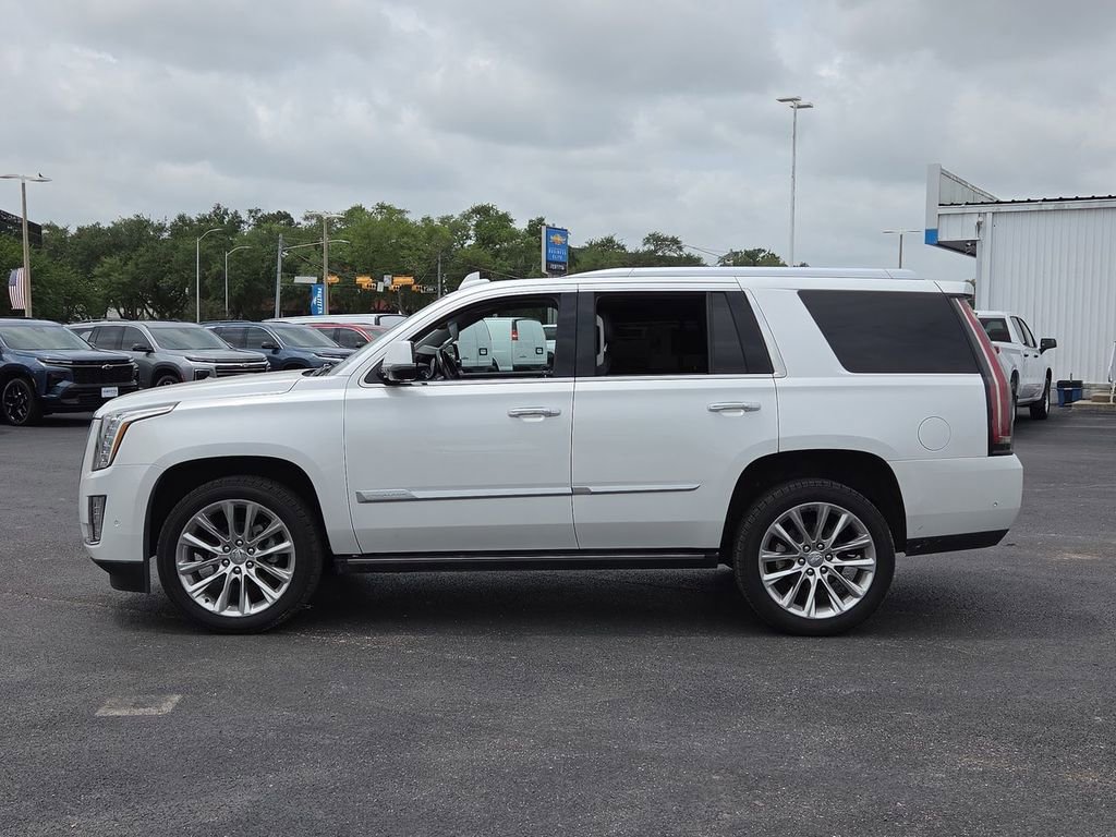 Used 2018 Cadillac Escalade Premium Luxury RWD image 3