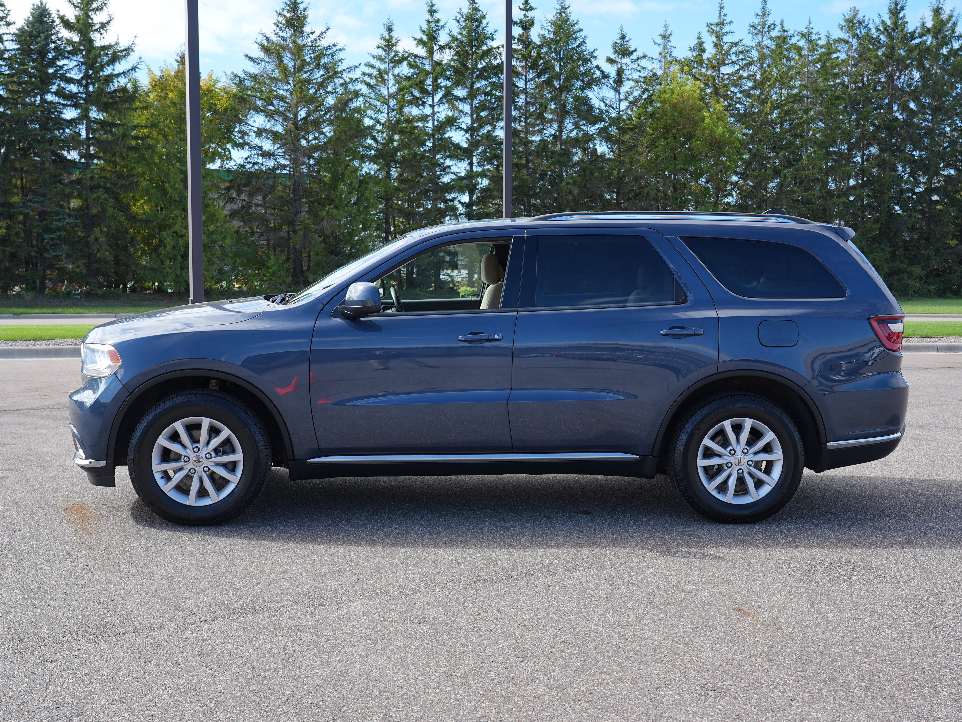 Used 2020 Dodge Durango SXT AWD/4WD image 6