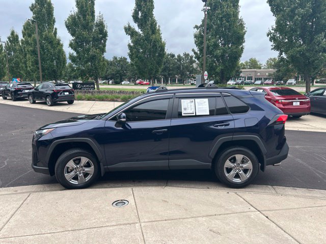 Used 2022 Toyota RAV4 XLE w/ Convenience Package FWD image 4