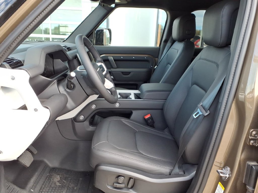 New 2026 Land Rover Defender 110 X-Dynamic SE AWD/4WD image 10