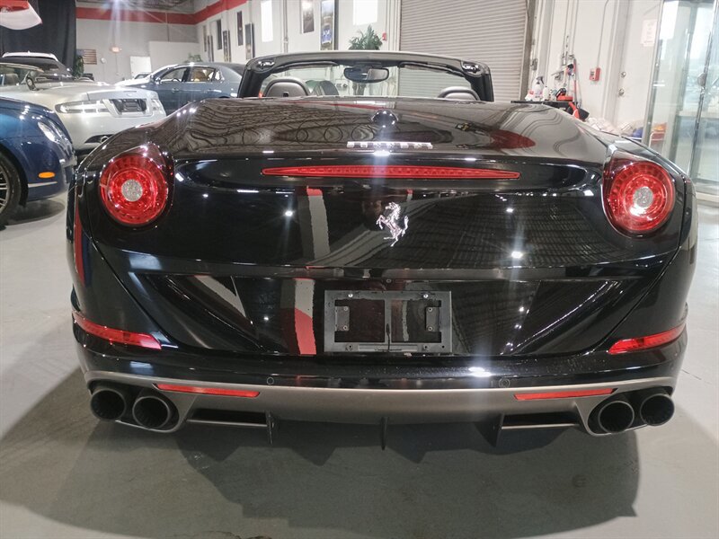 Used 2018 Ferrari California T RWD image 4