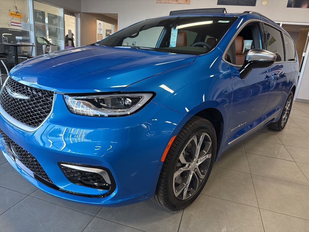 New 2026 Chrysler Pacifica Pinnacle image 14