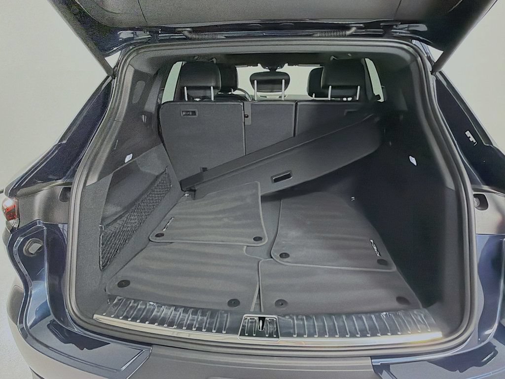 Certified 2025 Porsche Cayenne AWD/4WD image 27